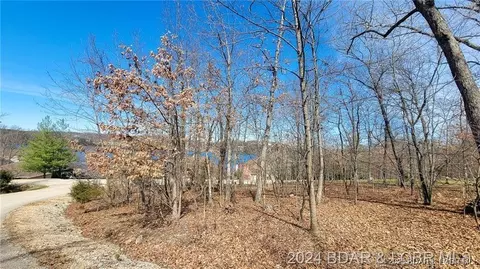 504 Grand View Dr, Porto Cima, MO 65079