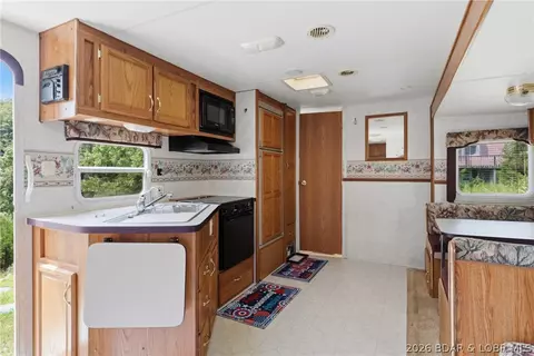 Kitchen - 52 Random Rd, Edwards, MO 65326 photo 3 of 4