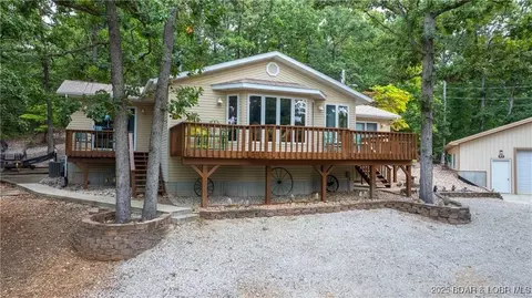 1414 Greenview Dr, Camdenton, MO 65020