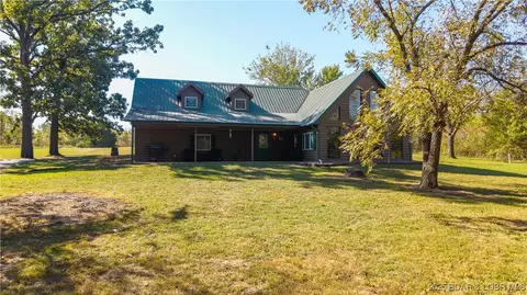 11 Hancock Rd, Eldon, MO 65026