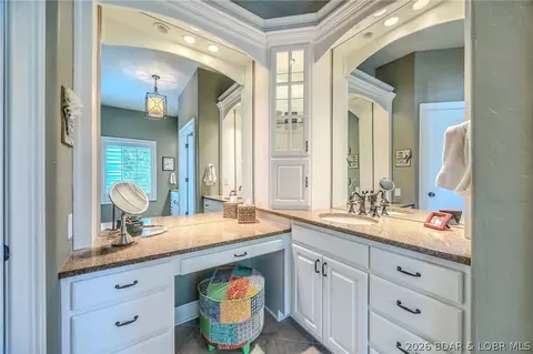 Bath - 4650 Windsor Dr, Osage Beach, MO 65065 photo 3 of 8