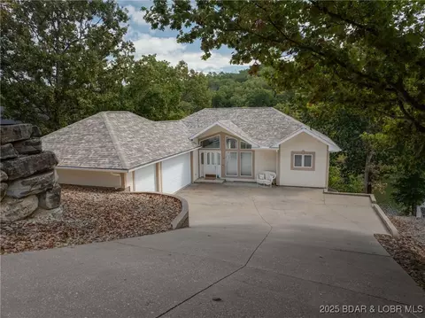 5889 Glaize Woods Ct, Osage Beach, MO 65065