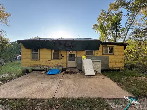 130 Sargent Ln, Climax Springs, MO 65324