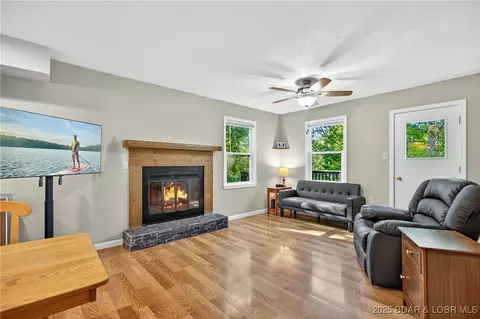 93 Cheshire Ln, Camdenton, MO 65020