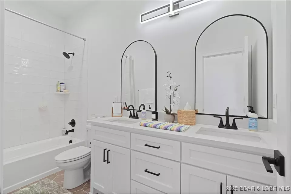 Bath - 1603 Grand View Dr, Sunrise Beach, MO 65079 photo 7 of 8