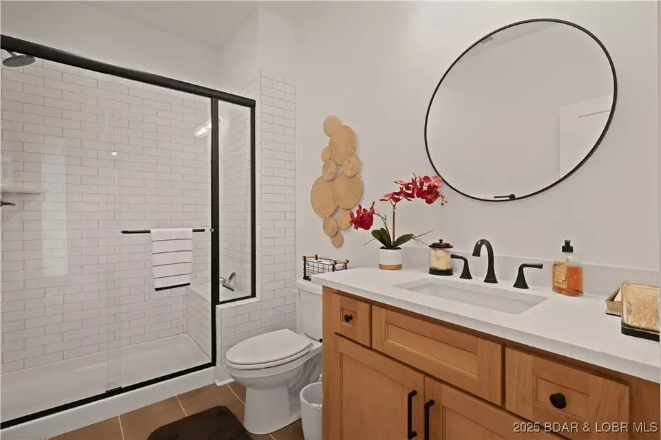 Bath - 1603 Grand View Dr, Sunrise Beach, MO 65079 photo 5 of 8