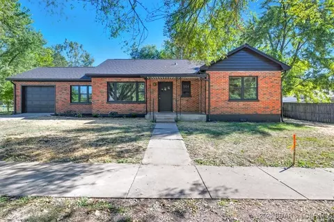 304 Maple St, Eldon, MO 65026 photo 1