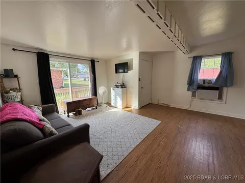 404 406 South Hunter, Versailles, MO 65084