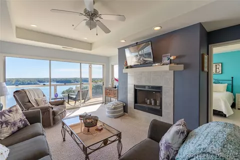 116 Emerald Bay Dr #3D, Lake Ozark, MO 65049