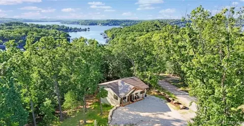 10 Legacy Ln E, Sunrise Beach, MO 65079