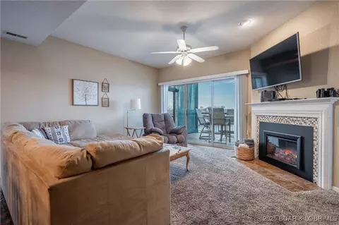 37 Westshore Falls Ct #3A, Lake Ozark, MO 65049
