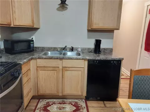 Kitchen - 34246 Rabbit Run, Stover, MO 65078 photo 3 of 3