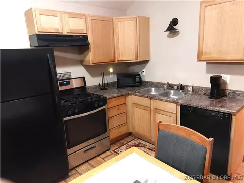 Kitchen - 34246 Rabbit Run, Stover, MO 65078 photo 1 of 3