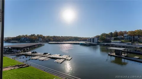 1522 Harbor Point Dr #E-201, Osage Beach, MO 65065