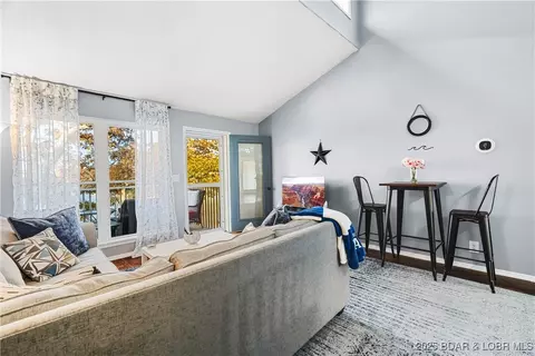 875 Parkside Pl #402D, Osage Beach, MO 65065