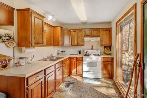 Kitchen - 16376 Twisted Tree Rd, Barnett, MO 65011 photo 1 of 3