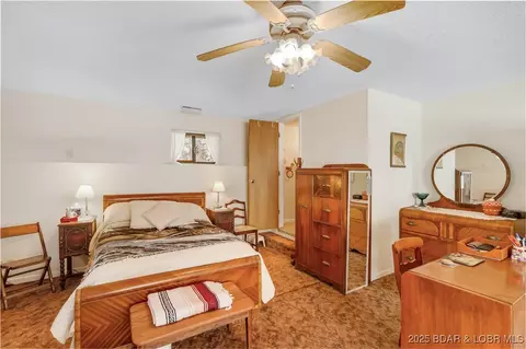 Bedroom - 16376 Twisted Tree Rd, Barnett, MO 65011 photo 3 of 8