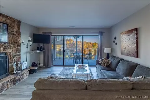 108 Robinwood Dr #2A, Lake Ozark, MO 65049