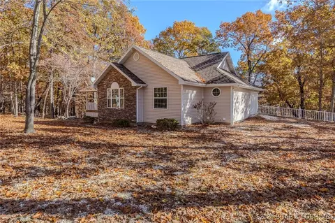 180 Independence Dr, Roach, MO 65787 photo 1