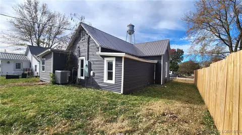 204 N Maple St, Stover, MO 65078 photo 1