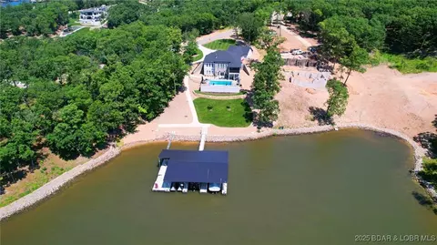 243 E Villages Estates Rd, Sunrise Beach, MO 65079