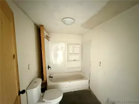 Bath - 205 5th St, Stover, MO 65078 photo 1 of 2
