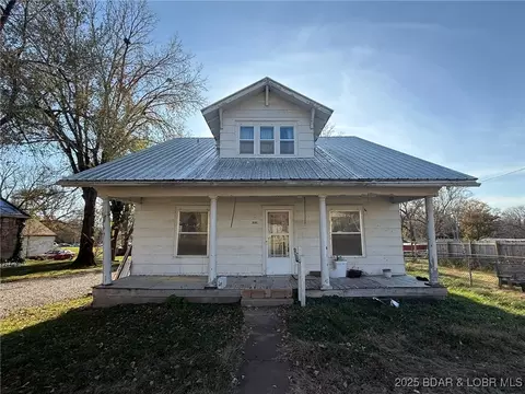 331 E Jackson St, Warsaw, MO 65355