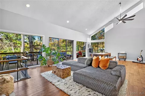 210 Black Hawk Ter, Lake Ozark, MO 65049