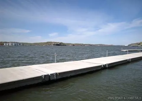 View/Area - 910 E Harbour Towne Dr #E-910, Lake Ozark, MO 65049 photo 5 of 6