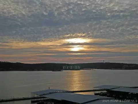 View/Area - 910 E Harbour Towne Dr #E-910, Lake Ozark, MO 65049 photo 3 of 6