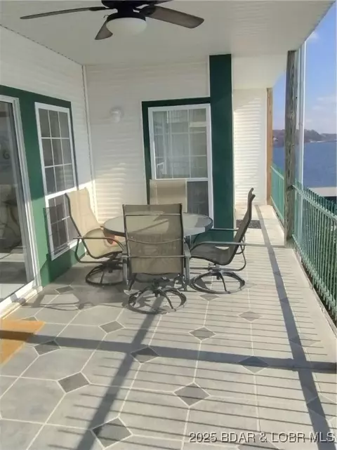 Exterior - 910 E Harbour Towne Dr #E-910, Lake Ozark, MO 65049 photo 2 of 10