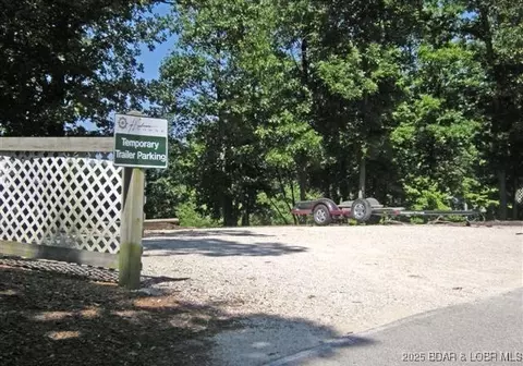 Exterior - 910 E Harbour Towne Dr #E-910, Lake Ozark, MO 65049 photo 6 of 10