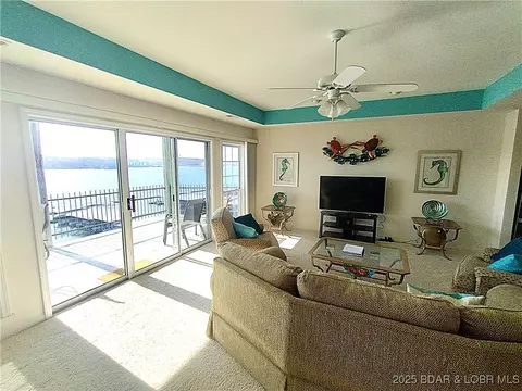 910 E Harbour Towne Dr #E-910, Lake Ozark, MO 65049
