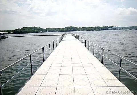 View/Area - 910 E Harbour Towne Dr #E-910, Lake Ozark, MO 65049 photo 4 of 6