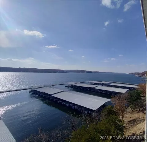 View/Area - 910 E Harbour Towne Dr #E-910, Lake Ozark, MO 65049 photo 2 of 6