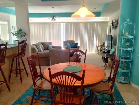 Dining - 910 E Harbour Towne Dr #E-910, Lake Ozark, MO 65049 photo 1 of 1