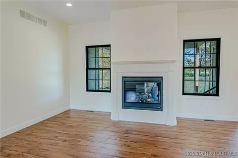 Living - 18 Lady Bug Ln, Camdenton, MO 65020 photo 2 of 6