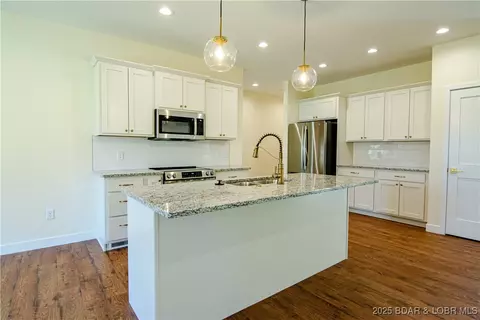 Kitchen - 18 Lady Bug Ln, Camdenton, MO 65020 photo 1 of 8