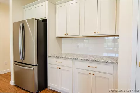 Kitchen - 18 Lady Bug Ln, Camdenton, MO 65020 photo 7 of 8