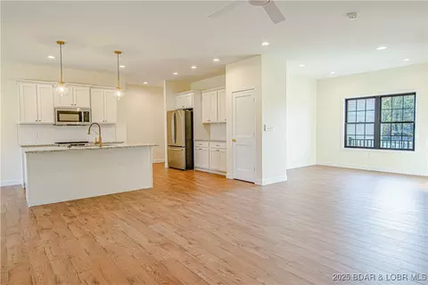 Living - 18 Lady Bug Ln, Camdenton, MO 65020 photo 3 of 6