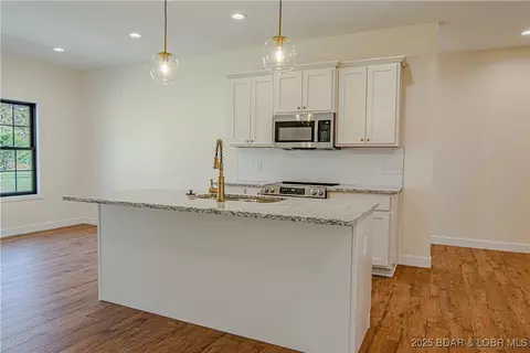 Kitchen - 18 Lady Bug Ln, Camdenton, MO 65020 photo 6 of 8