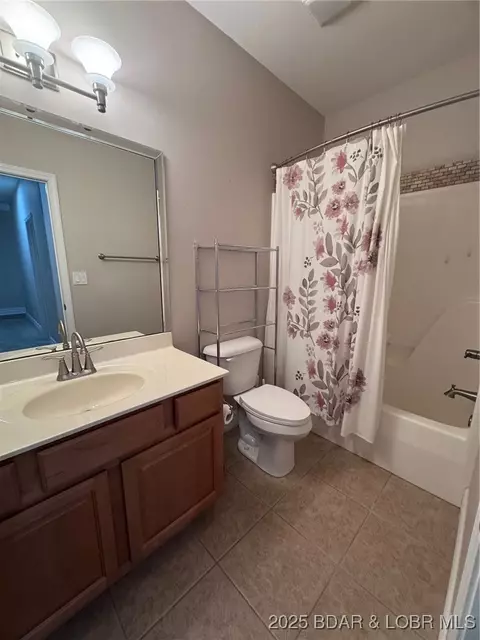 Bath - 4331 Sunset Dr #B, Osage Beach, MO 65065 photo 3 of 3