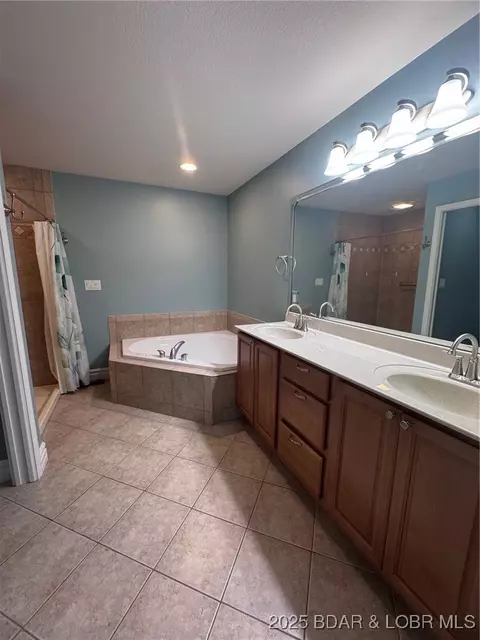 Bath - 4331 Sunset Dr #B, Osage Beach, MO 65065 photo 1 of 3
