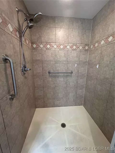 Bath - 4331 Sunset Dr #B, Osage Beach, MO 65065 photo 2 of 3