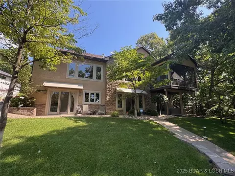 720 Via Del Lago Dr, Sunrise Beach, MO 65079