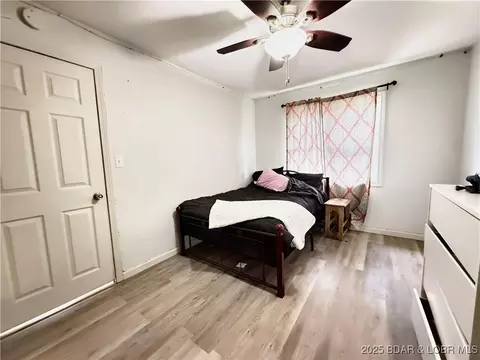 Bedroom - 50 Cave Dr, Eldon, MO 65026 photo 4 of 5
