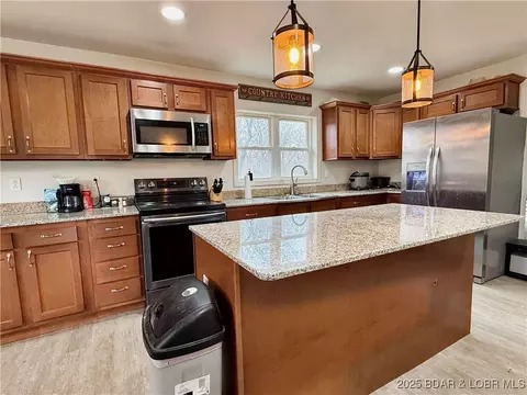 Kitchen - 50 Cave Dr, Eldon, MO 65026 photo 3 of 5