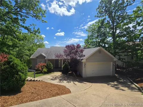 316 Albany Dr, Lake Ozark, MO 65049