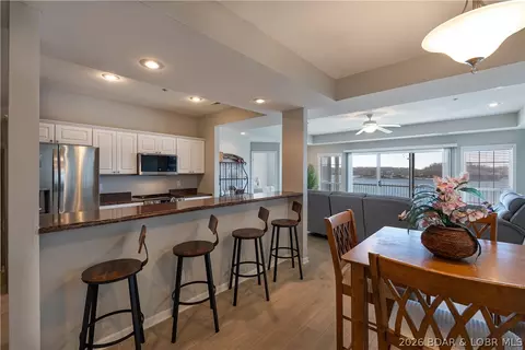 806 E Harbour Towne Dr #806E, Lake Ozark, MO 65049