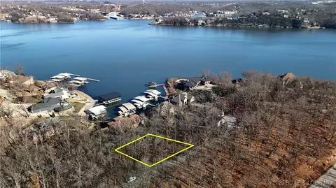 1541 Qunta Grande Dr, Sunrise Beach, MO 65079